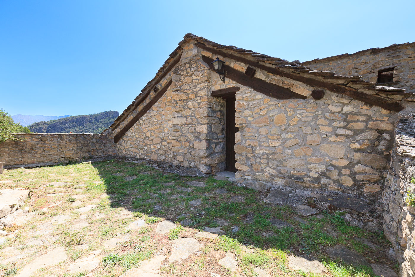 A rustic but well preserved 15th century cottage